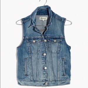 Madewell pocket fitted denim vest